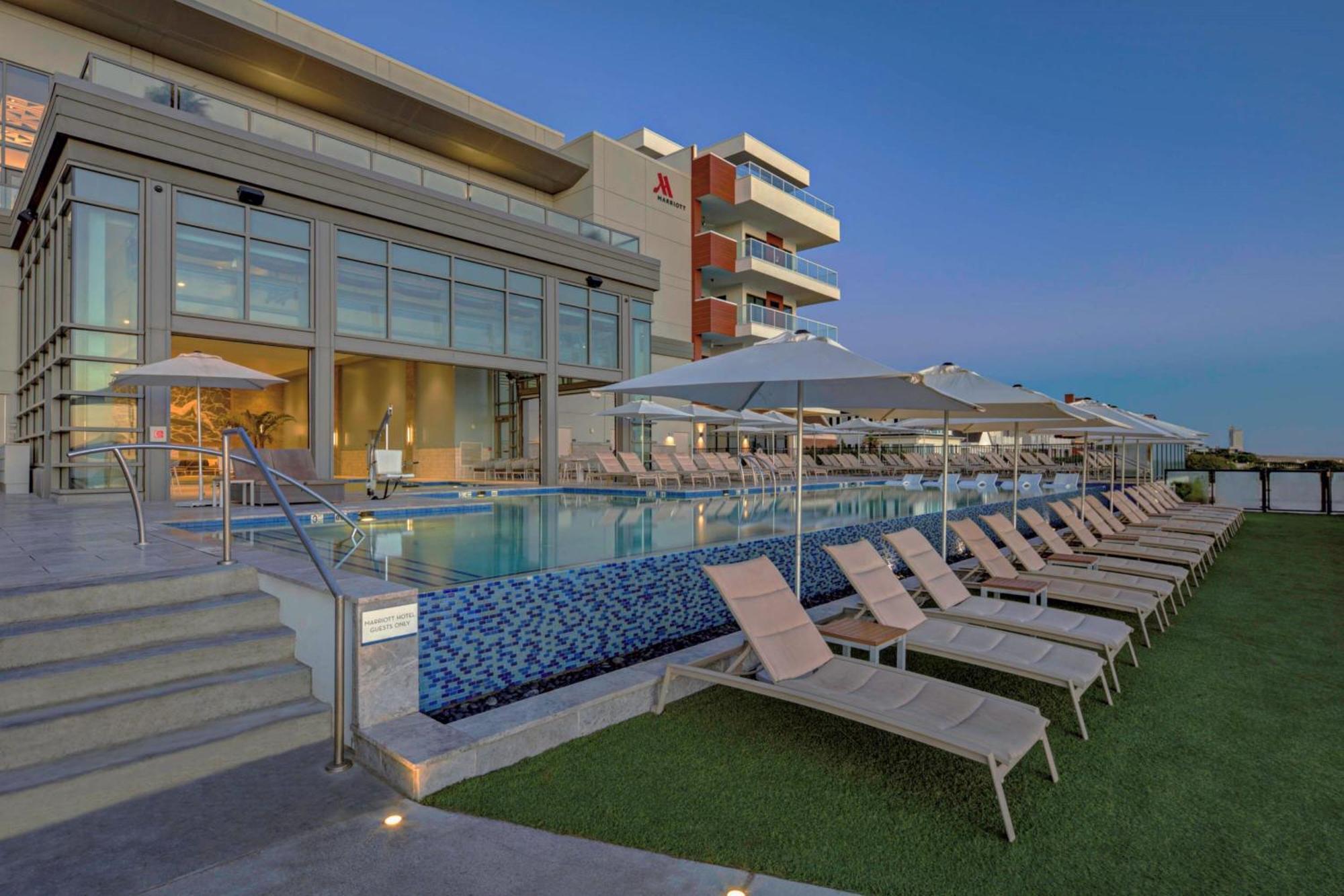 Marriott Virginia Beach Oceanfront Resort Exterior photo